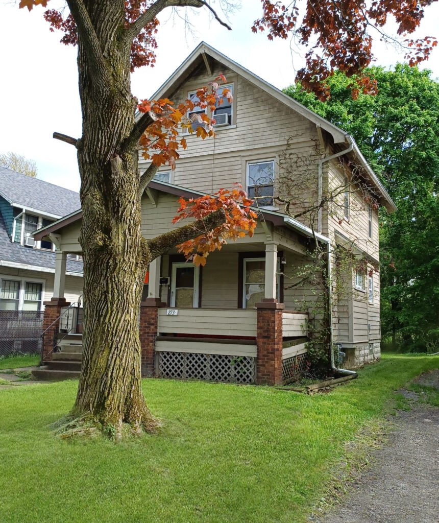273 E Lucius Ave